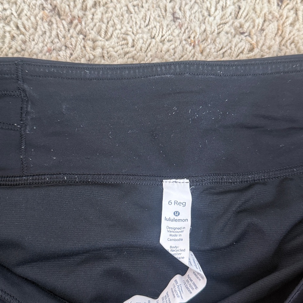 lululemon athletica Speed Up Black/Pink Shorts Size 6 - Picture 4 of 4